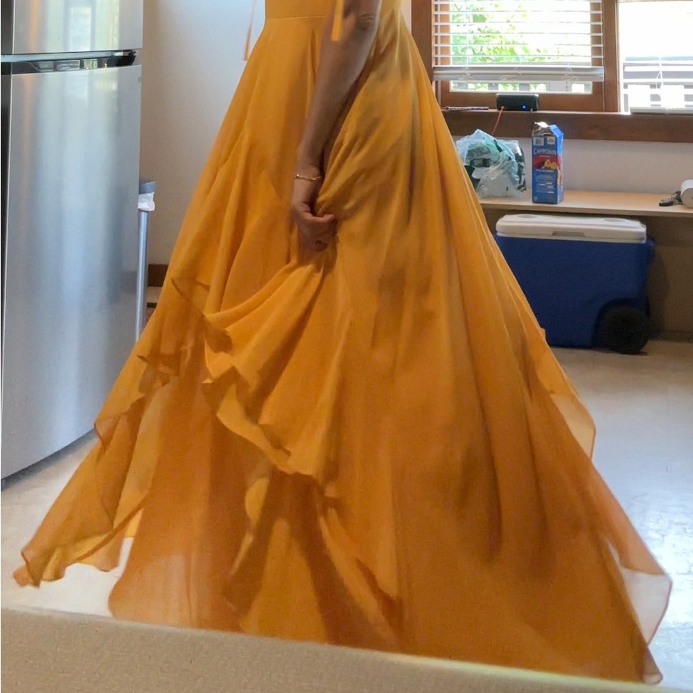 Elegant Marigold Sleeveless Dress - Picture 5 of 7